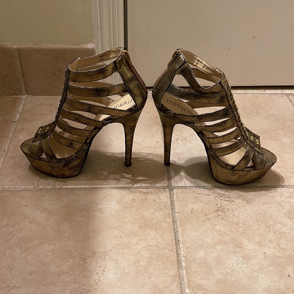 High heels - Picture 2 of 4